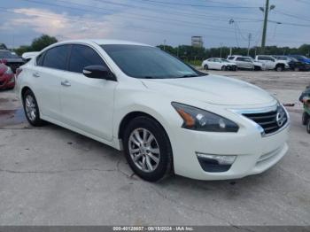  Salvage Nissan Altima