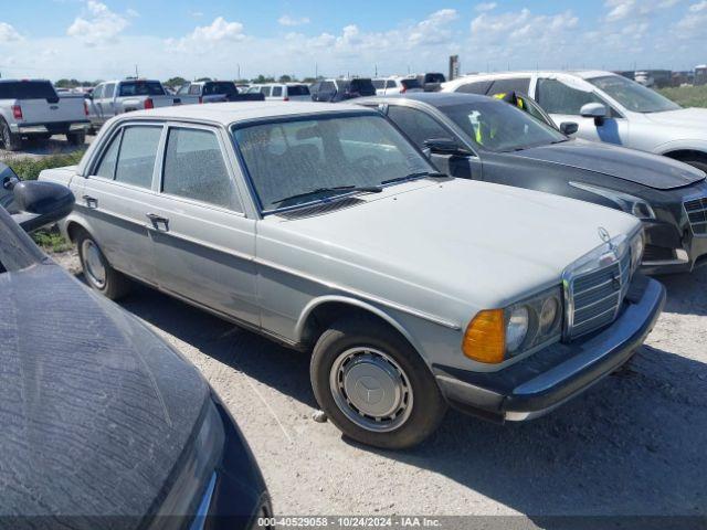  Salvage Mercedes-Benz 240