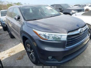  Salvage Toyota Highlander