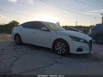  Salvage Nissan Altima