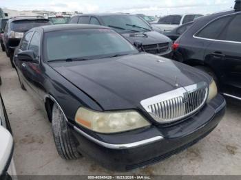  Salvage Lincoln Towncar