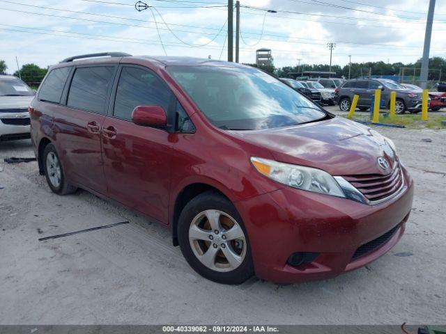  Salvage Toyota Sienna