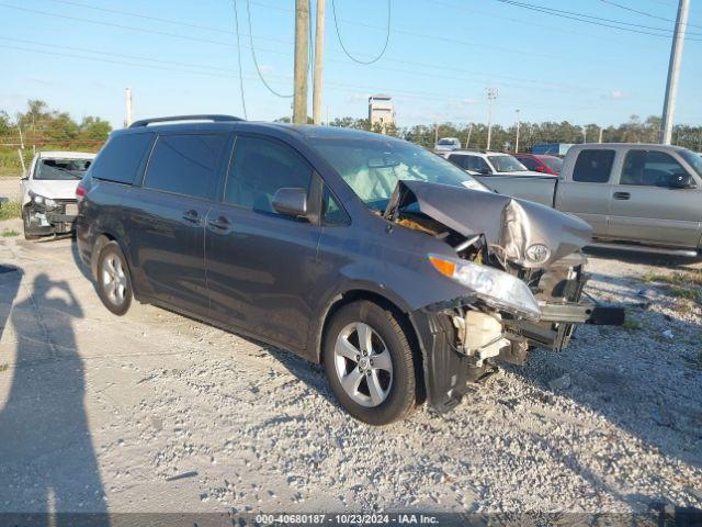  Salvage Toyota Sienna