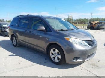  Salvage Toyota Sienna