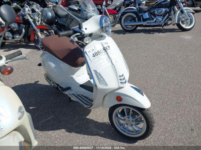  Salvage Vespa Primavera Sprint