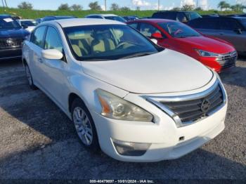  Salvage Nissan Altima