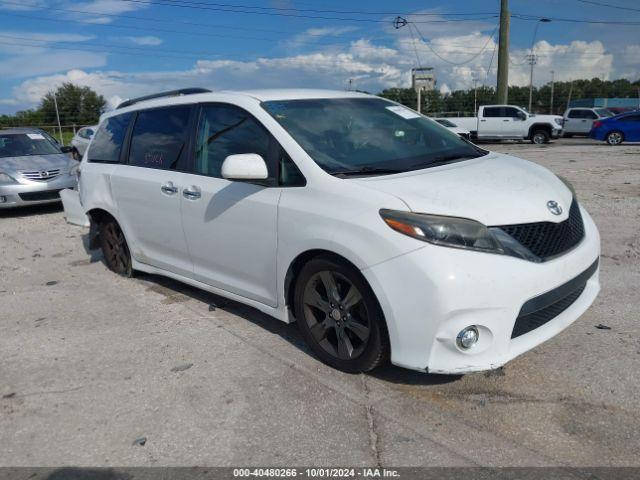  Salvage Toyota Sienna