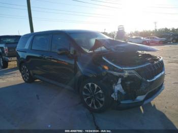  Salvage Kia Carnival