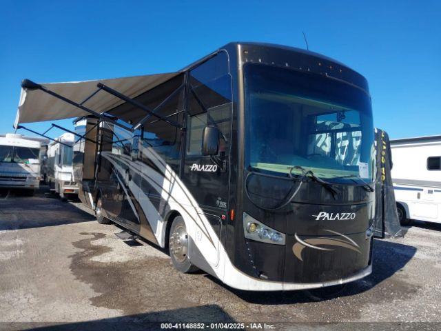  Salvage Freightliner Chassis