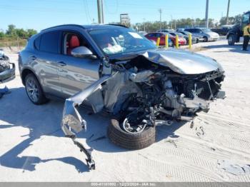  Salvage Alfa Romeo Stelvio