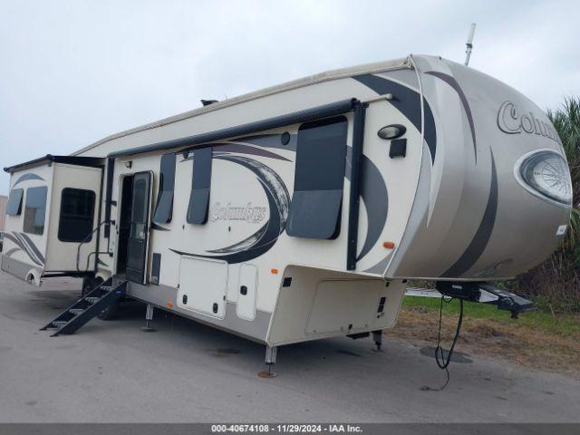  Salvage Palomino 5th Wheel