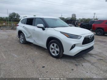  Salvage Toyota Highlander