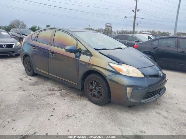  Salvage Toyota Prius