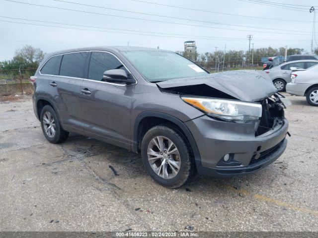  Salvage Toyota Highlander