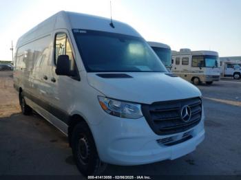  Salvage Mercedes-Benz Sprinter 2500