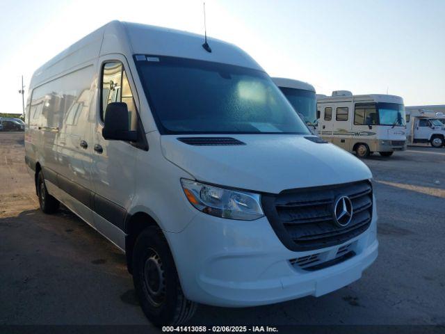  Salvage Mercedes-Benz Sprinter 2500