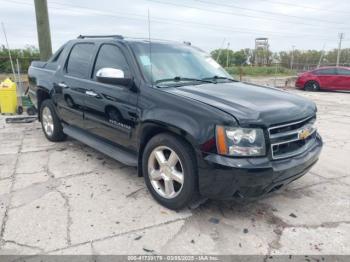  Salvage Chevrolet Avalanche