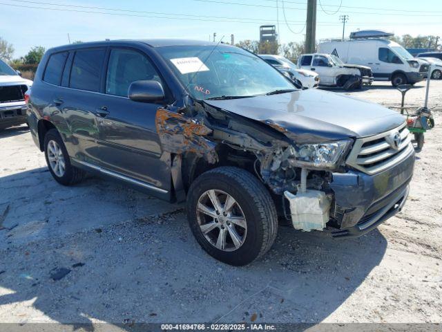  Salvage Toyota Highlander