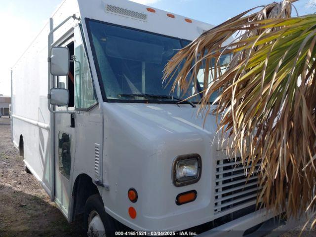  Salvage Freightliner Chassis