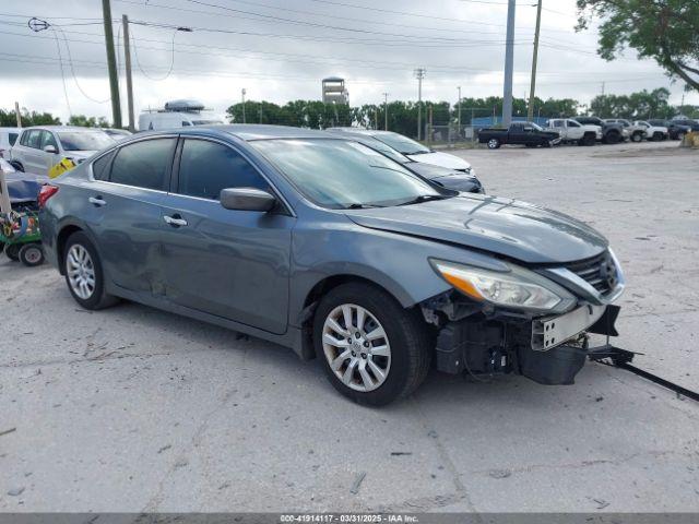  Salvage Nissan Altima