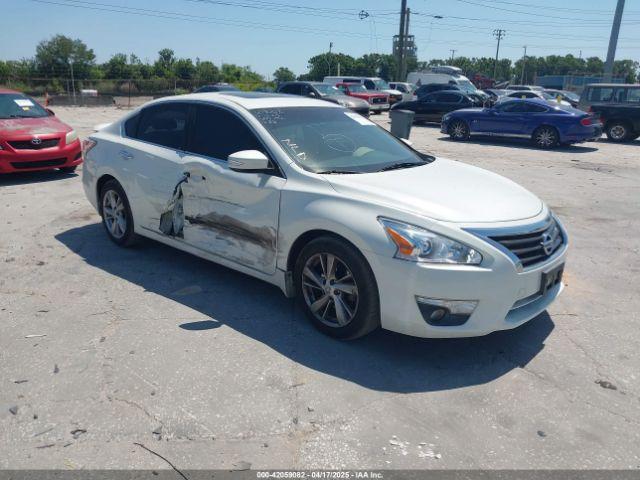  Salvage Nissan Altima