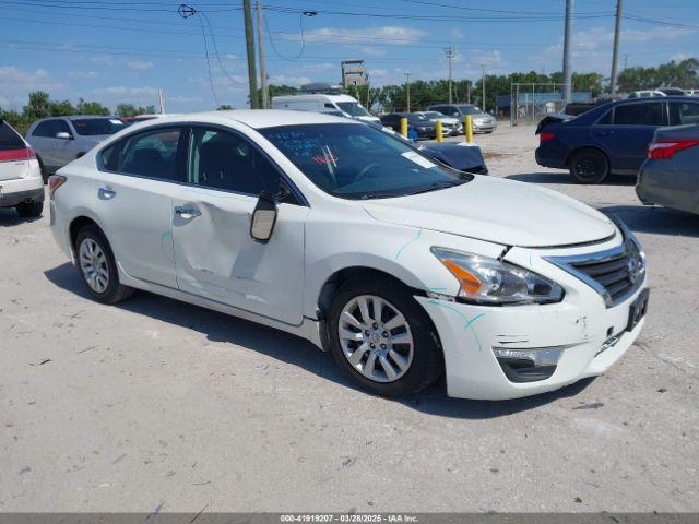  Salvage Nissan Altima