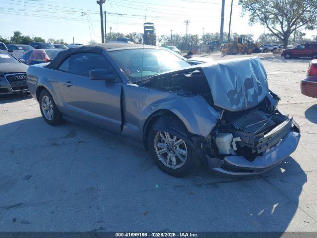  Salvage Ford Mustang