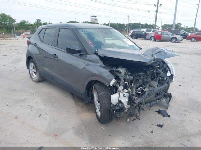  Salvage Nissan Kicks