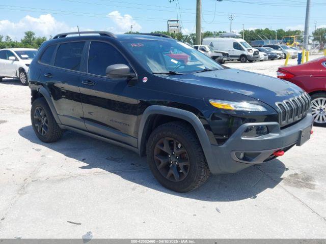  Salvage Jeep Cherokee