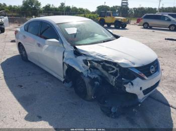  Salvage Nissan Altima