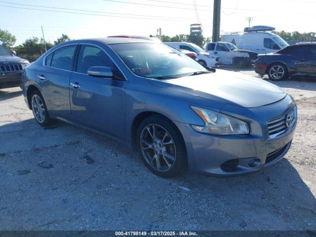  Salvage Nissan Maxima