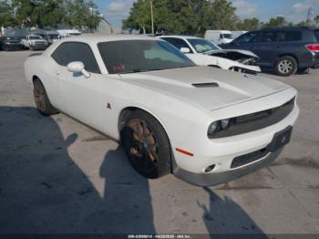  Salvage Dodge Challenger