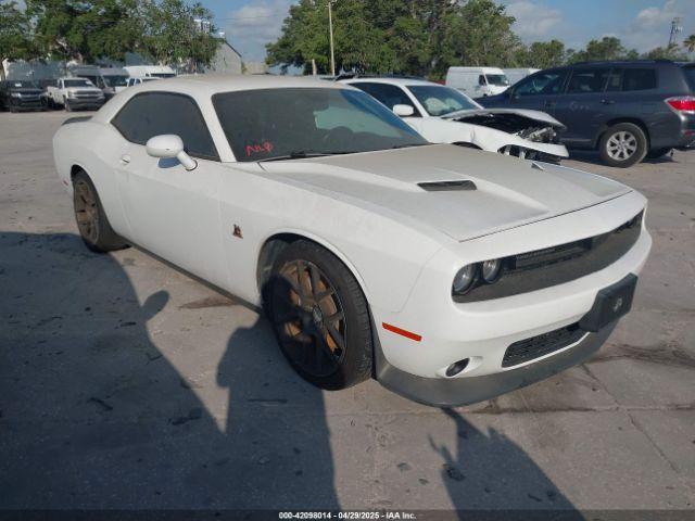  Salvage Dodge Challenger