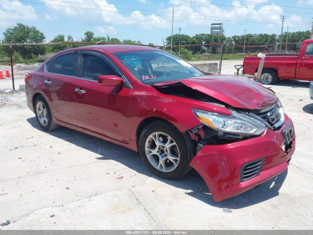  Salvage Nissan Altima