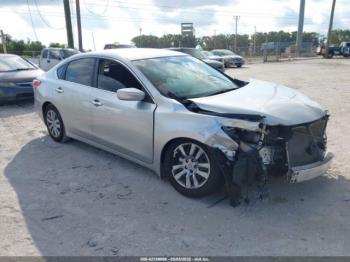  Salvage Nissan Altima
