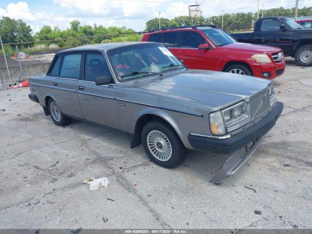  Salvage Volvo 244