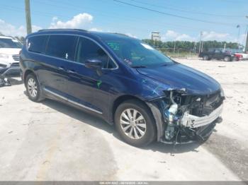  Salvage Chrysler Pacifica