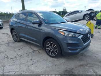  Salvage Hyundai TUCSON