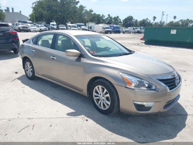  Salvage Nissan Altima