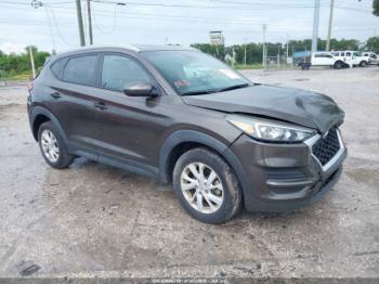  Salvage Hyundai TUCSON