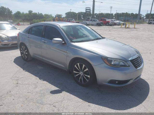  Salvage Chrysler 200