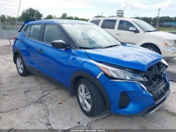  Salvage Nissan Kicks