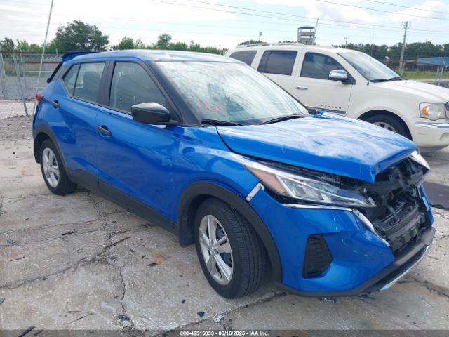  Salvage Nissan Kicks
