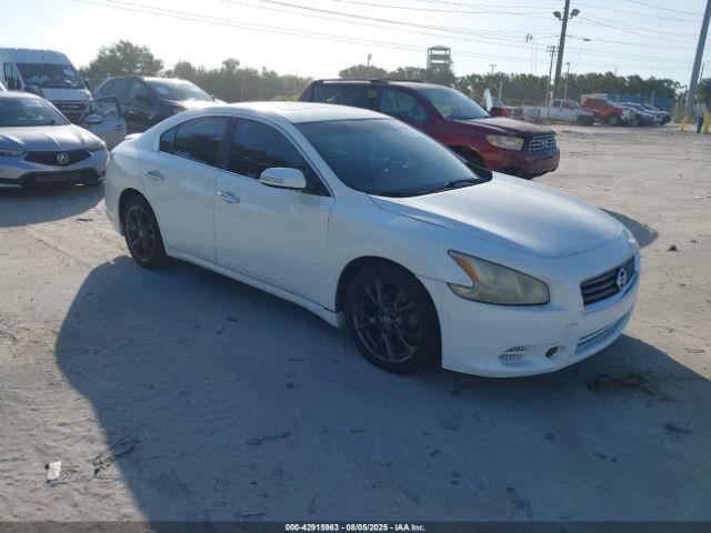  Salvage Nissan Maxima