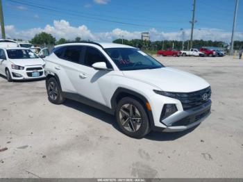  Salvage Hyundai TUCSON