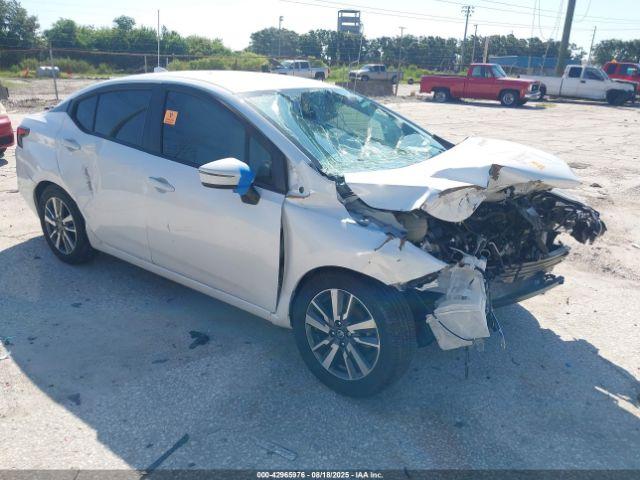  Salvage Nissan Versa