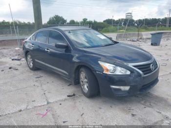  Salvage Nissan Altima