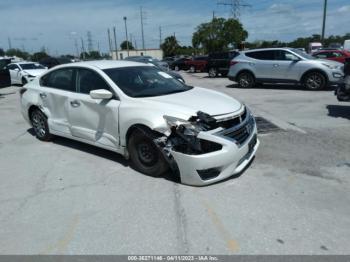  Salvage Nissan Altima
