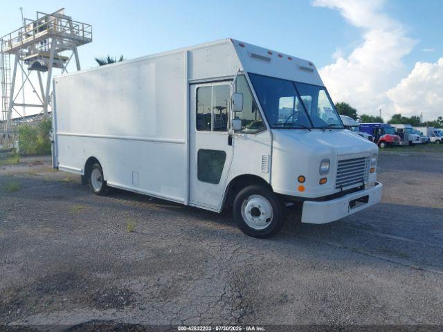  Salvage Freightliner Chassis