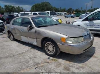  Salvage Lincoln Towncar
